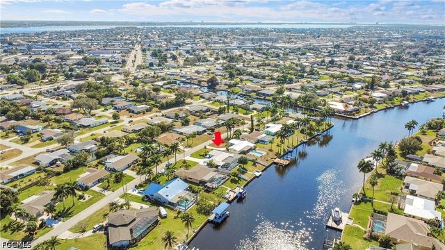 1221 SE 43rd TER, Cape Coral, FL 33904