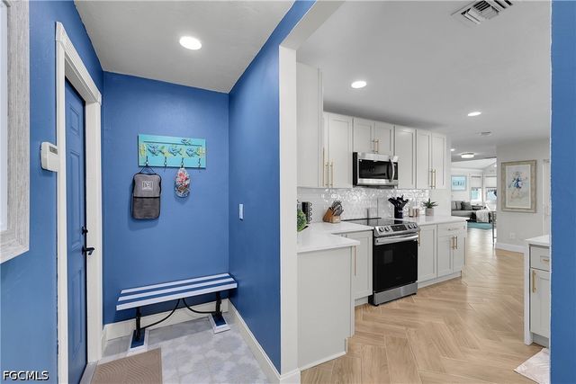 1221 SE 43rd TER, Cape Coral, FL 33904
