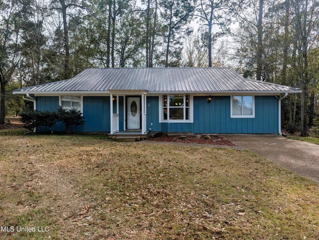 3 Quail Creek Drive, Diamondhead, MS 39525