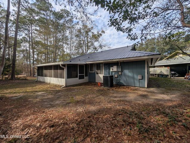 3 Quail Creek Drive, Diamondhead, MS 39525