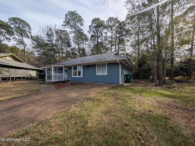 3 Quail Creek Drive, Diamondhead, MS 39525