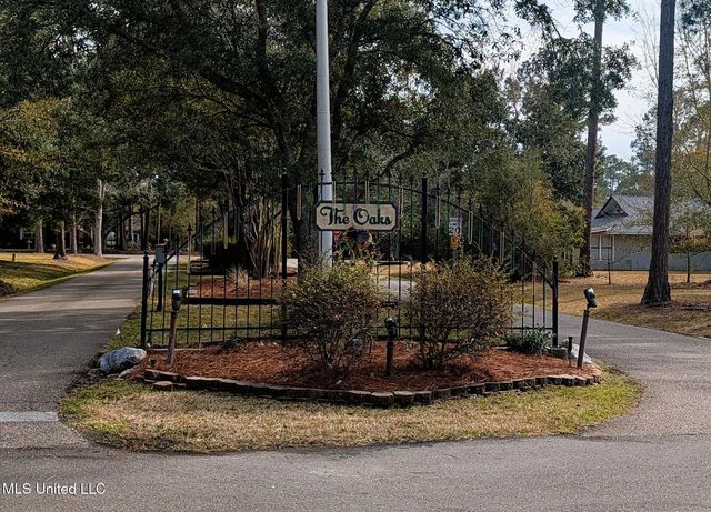 3 Quail Creek Drive, Diamondhead, MS 39525