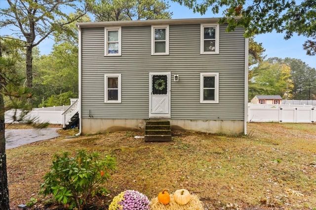 42 Stockade, Plymouth, MA 02360