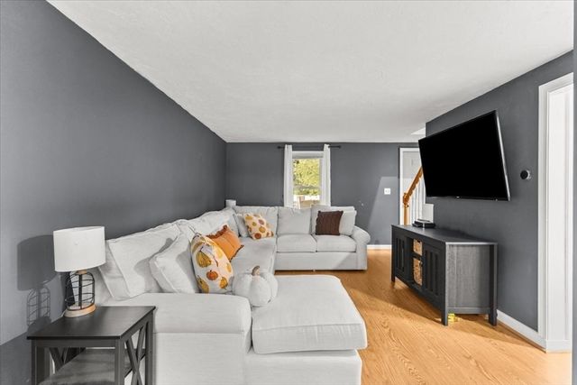 42 Stockade, Plymouth, MA 02360