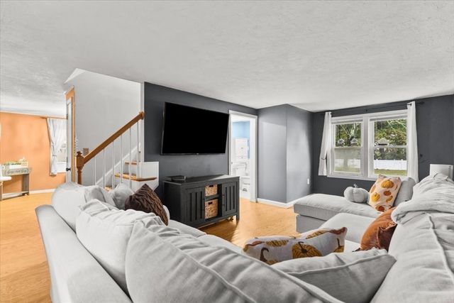 42 Stockade, Plymouth, MA 02360