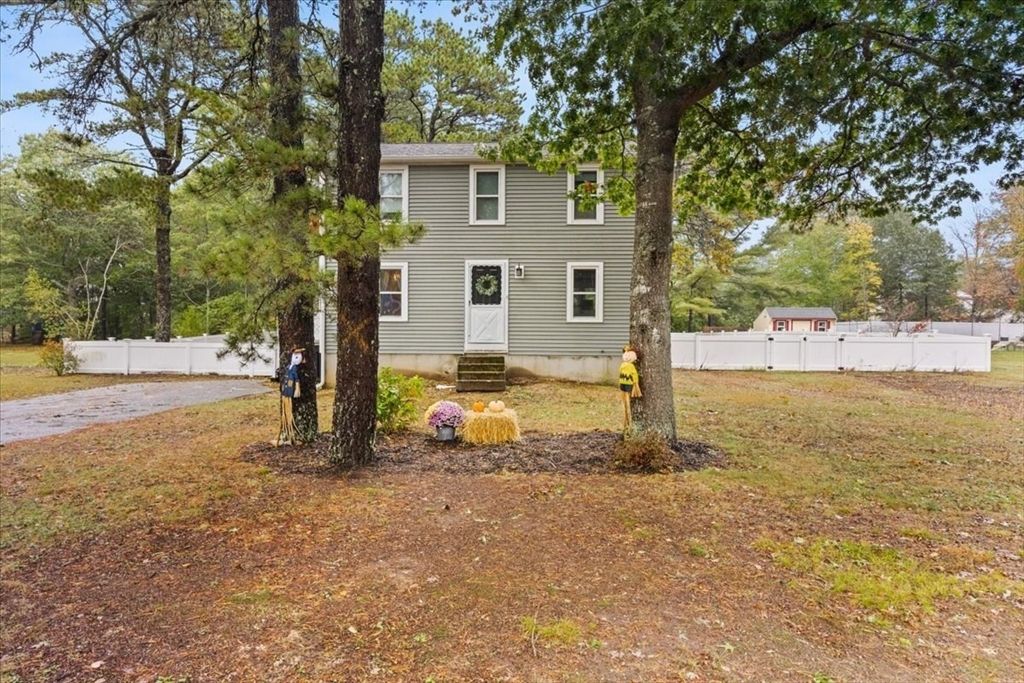 42 Stockade, Plymouth, MA 02360