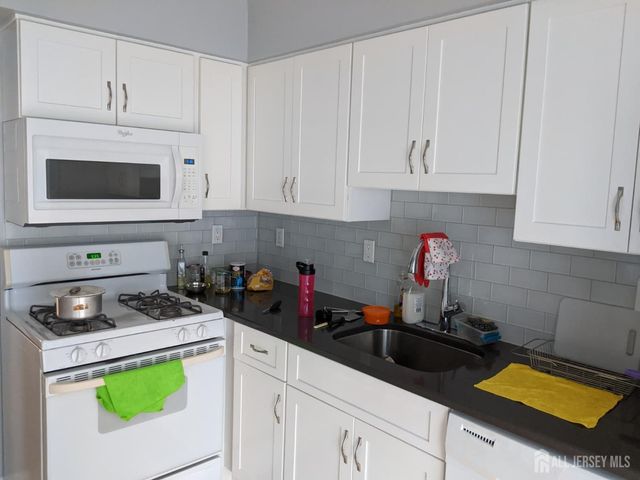 99 Brookview Circle, Jamesburg, NJ 08831
