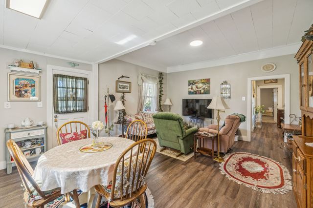 15 Cloverdale Ln, Hickman, TN 38567