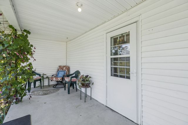 15 Cloverdale Ln, Hickman, TN 38567