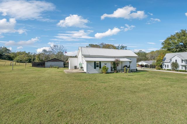 15 Cloverdale Ln, Hickman, TN 38567