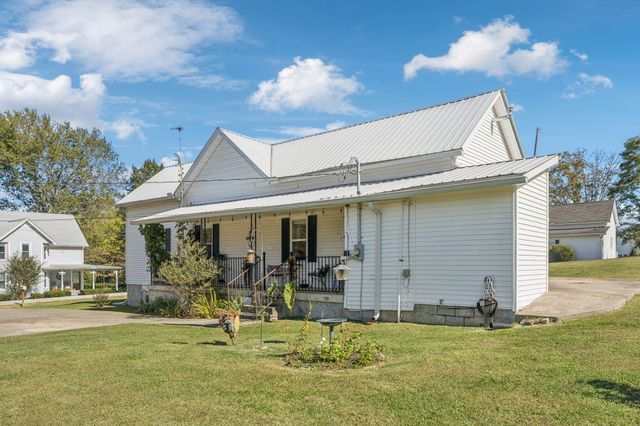 15 Cloverdale Ln, Hickman, TN 38567