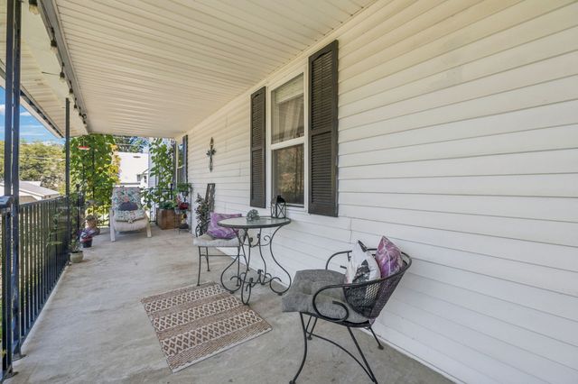 15 Cloverdale Ln, Hickman, TN 38567