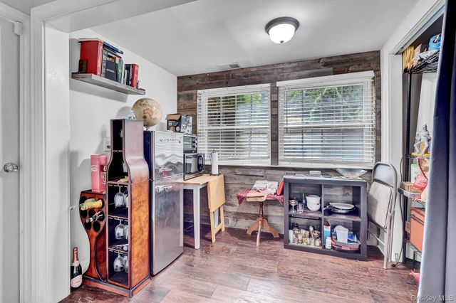 1 Cottontail Lane, East Setauket, NY 11733