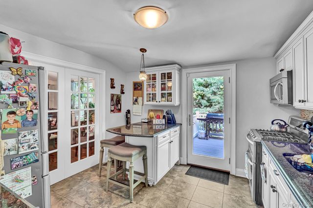 1 Cottontail Lane, East Setauket, NY 11733