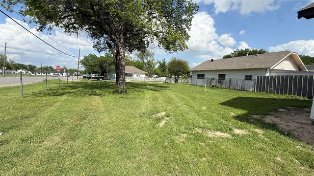 1321 Denver Avenue, Fort Worth, TX 76164