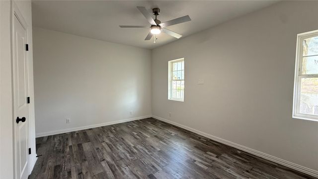 1321 Denver Avenue, Fort Worth, TX 76164