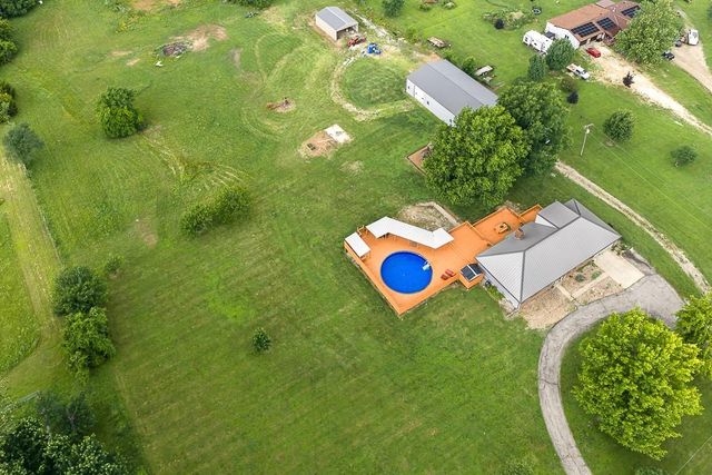 14435 166th Street, Bonner Springs, KS 66012