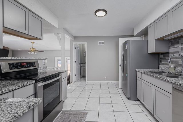 14435 166th Street, Bonner Springs, KS 66012