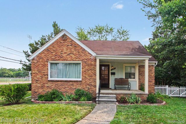 15982 Macarthur Street E, Redford Charter Township, MI 48239