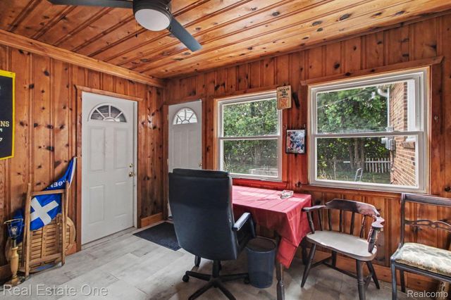 15982 Macarthur Street E, Redford Charter Township, MI 48239