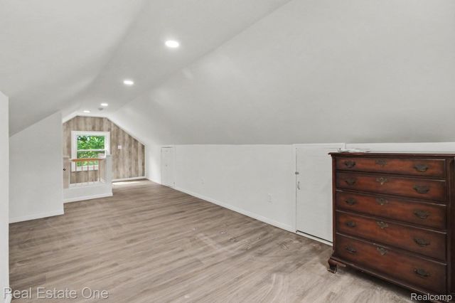 15982 Macarthur Street E, Redford Charter Township, MI 48239