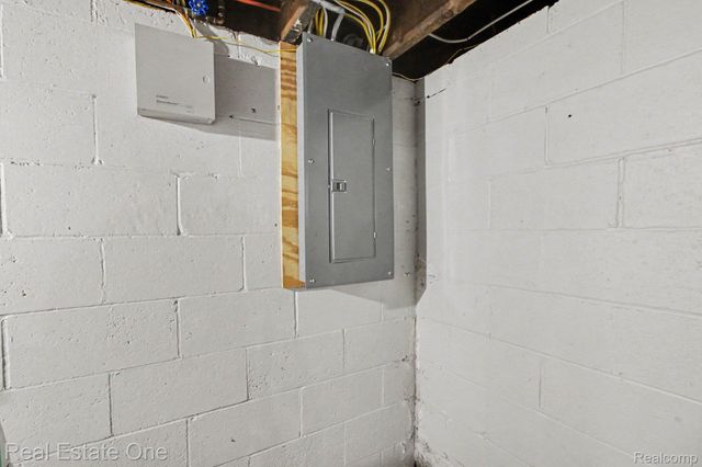 15982 Macarthur Street E, Redford Charter Township, MI 48239