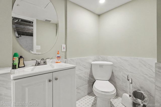 15982 Macarthur Street E, Redford Charter Township, MI 48239