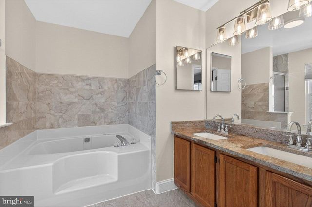 37 TASLEY CT, Robbinsville, NJ 08691