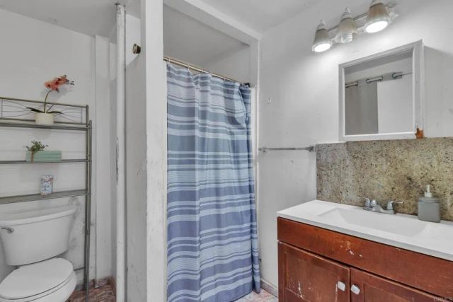 610 W 11th Avenue, Escondido, CA 92025