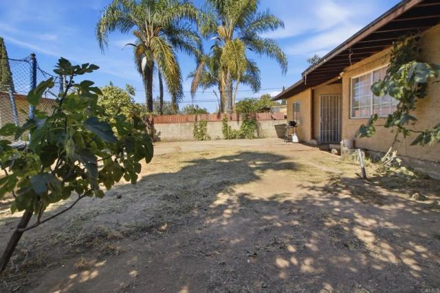 610 W 11th Avenue, Escondido, CA 92025