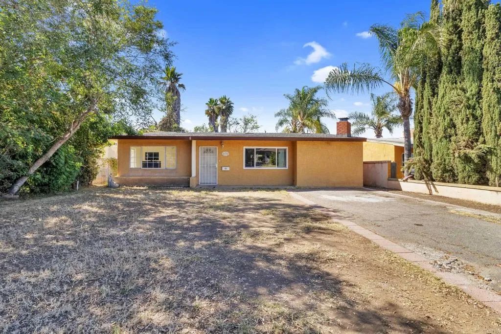 610 W 11th Avenue, Escondido, CA 92025