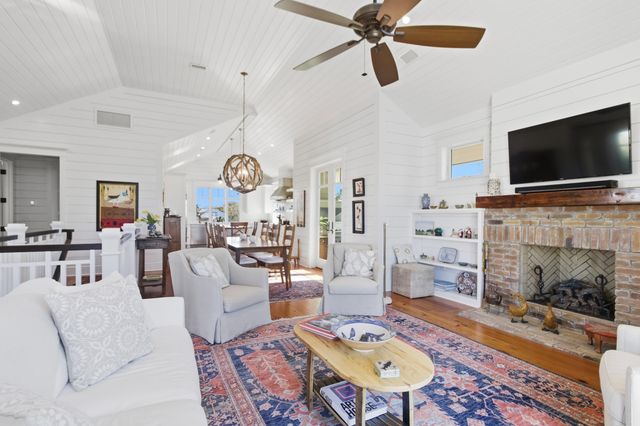 1302 Middle Street, Sullivans Island, SC 29482