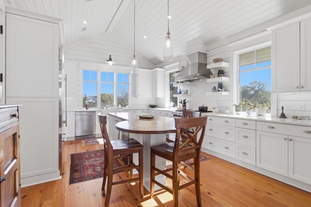 1302 Middle Street, Sullivans Island, SC 29482