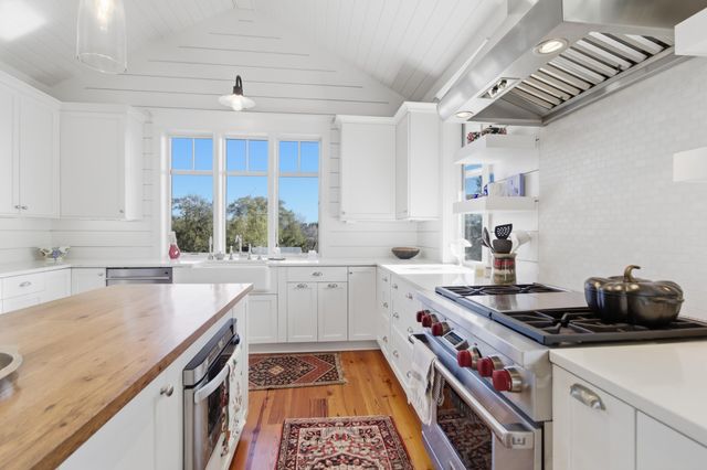 1302 Middle Street, Sullivans Island, SC 29482