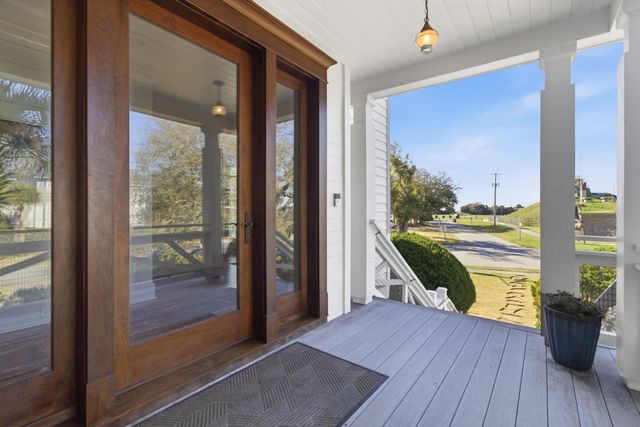 1302 Middle Street, Sullivans Island, SC 29482