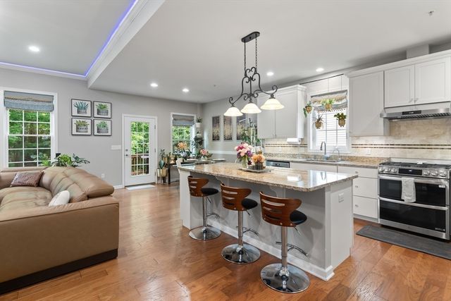 52 Primrose Cir 52, Hopkinton, MA 01748
