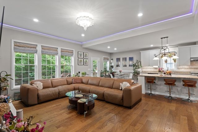 52 Primrose Cir 52, Hopkinton, MA 01748