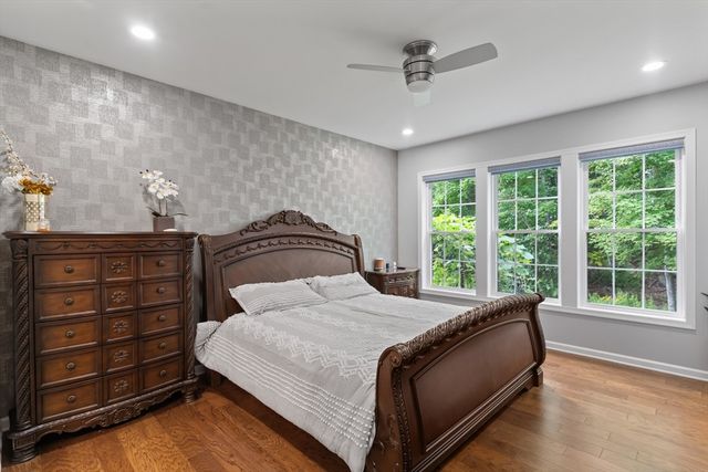 52 Primrose Cir 52, Hopkinton, MA 01748