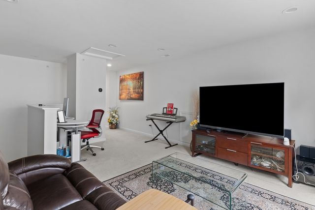 52 Primrose Cir 52, Hopkinton, MA 01748