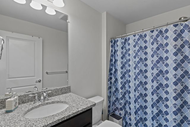52 Primrose Cir 52, Hopkinton, MA 01748