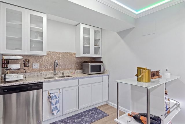 52 Primrose Cir 52, Hopkinton, MA 01748
