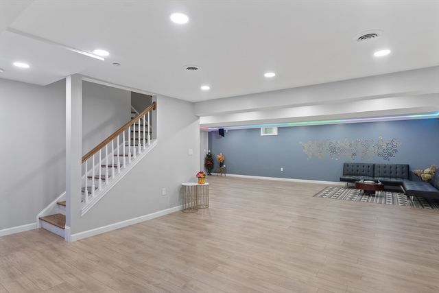 52 Primrose Cir 52, Hopkinton, MA 01748