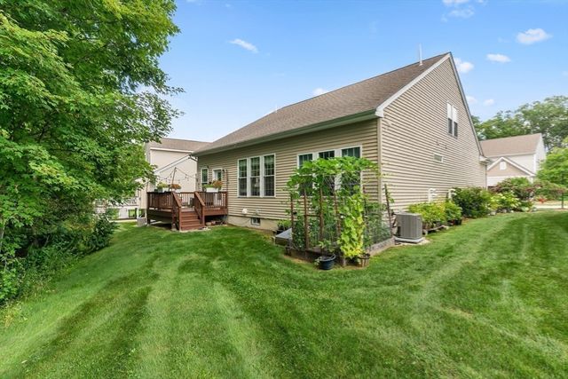 52 Primrose Cir 52, Hopkinton, MA 01748