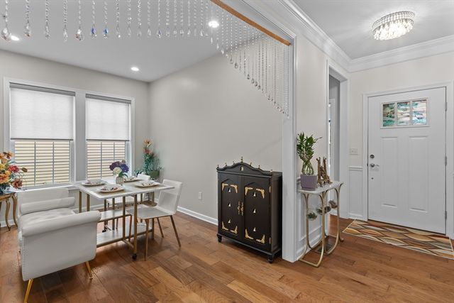 52 Primrose Cir 52, Hopkinton, MA 01748
