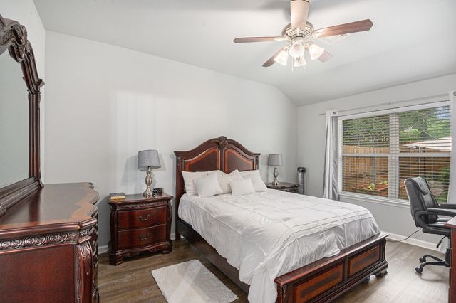 1427 Ravenwood Drive, Mansfield, TX 76063