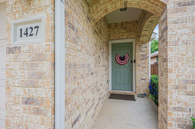 1427 Ravenwood Drive, Mansfield, TX 76063