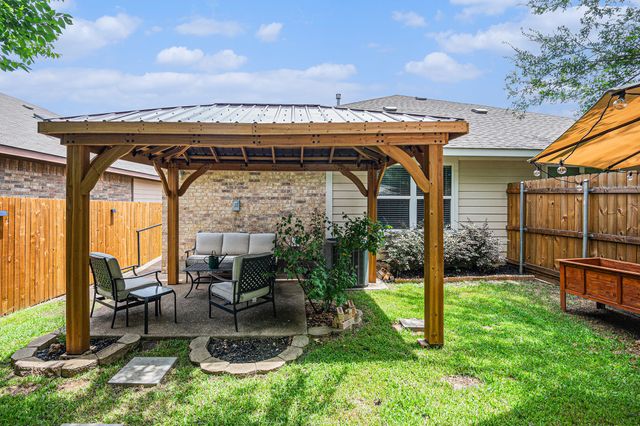 1427 Ravenwood Drive, Mansfield, TX 76063