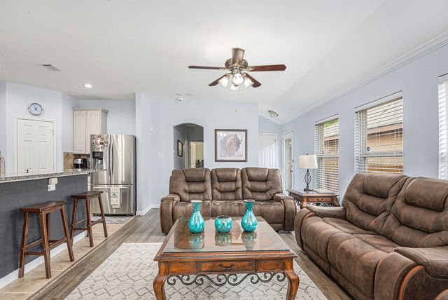1427 Ravenwood Drive, Mansfield, TX 76063