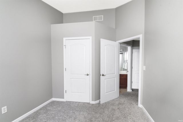 1250 W Adams Hill Cir Apt 402, Bloomington, IN 47403