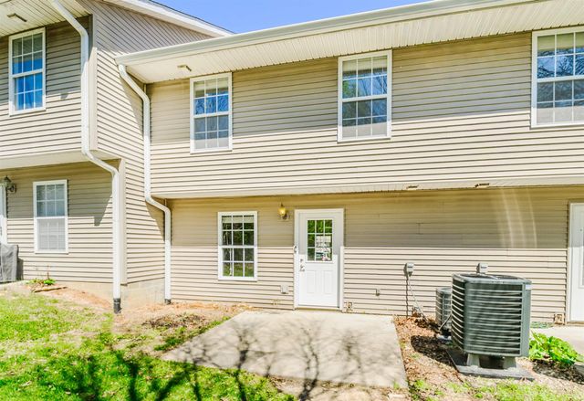 1250 W Adams Hill Cir Apt 402, Bloomington, IN 47403